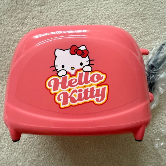 Hello Kitty Toaster - Picture 2 of 9